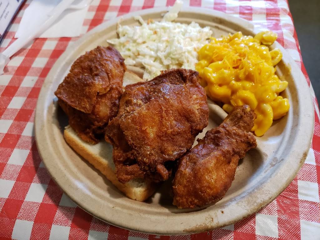 Gus’s World Famous Fried Chicken | restaurant | The Mall at, 231 W Peachtree St NW Suite A-05, Atlanta, GA 30303, USA | 4049962837 OR +1 404-996-2837