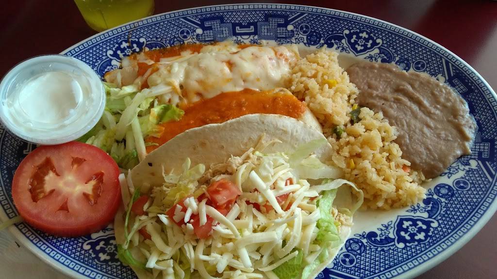 Latinos Mexican Restaurant Bar | restaurant | 213 Main St, McGregor, IA 52157, USA | 5638733838 OR +1 563-873-3838