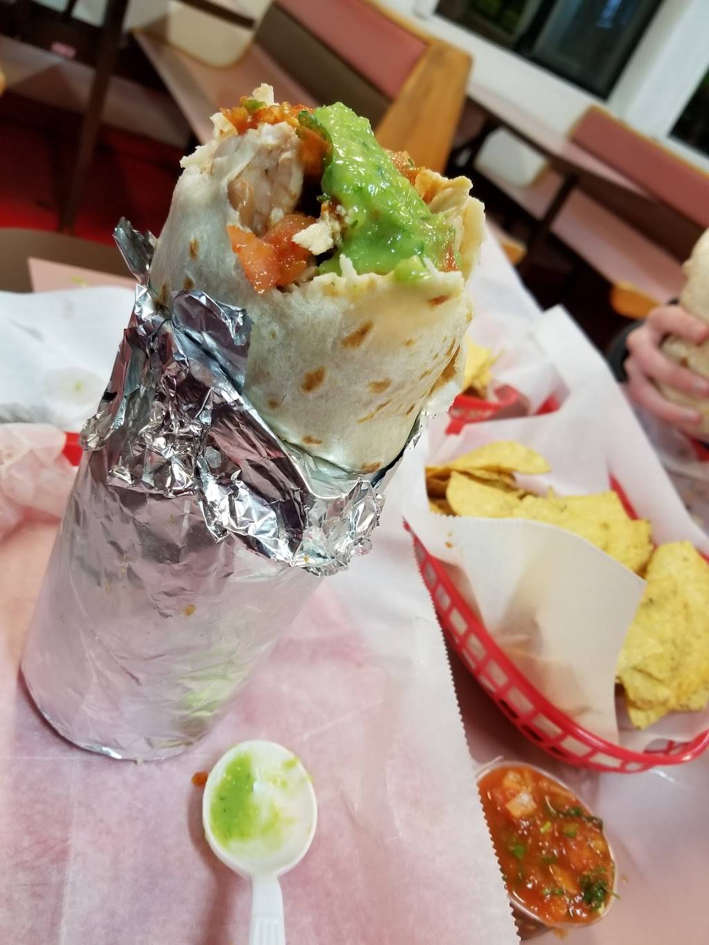 Taqueria El Favorito | restaurant | 565 Sebastopol Rd, Santa Rosa, CA 95407, USA | 7075267444 OR +1 707-526-7444