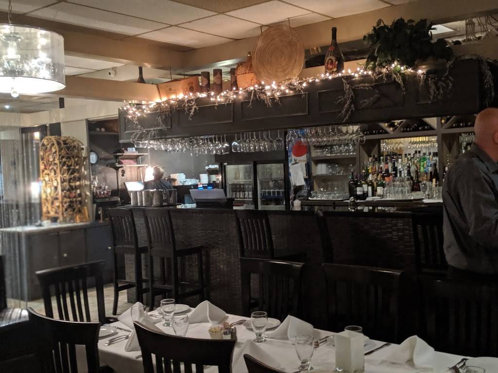 Villa Risi | night club | 16995 Yonge St, Newmarket, ON L3Y 5Y1, Canada | 9058368062 OR +1 905-836-8062