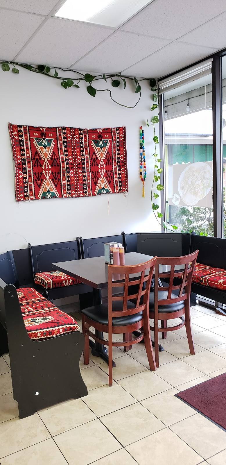 Gyros Plus | restaurant | 209 E Casino Rd suite d, Everett, WA 98208, USA | 4253554976 OR +1 425-355-4976