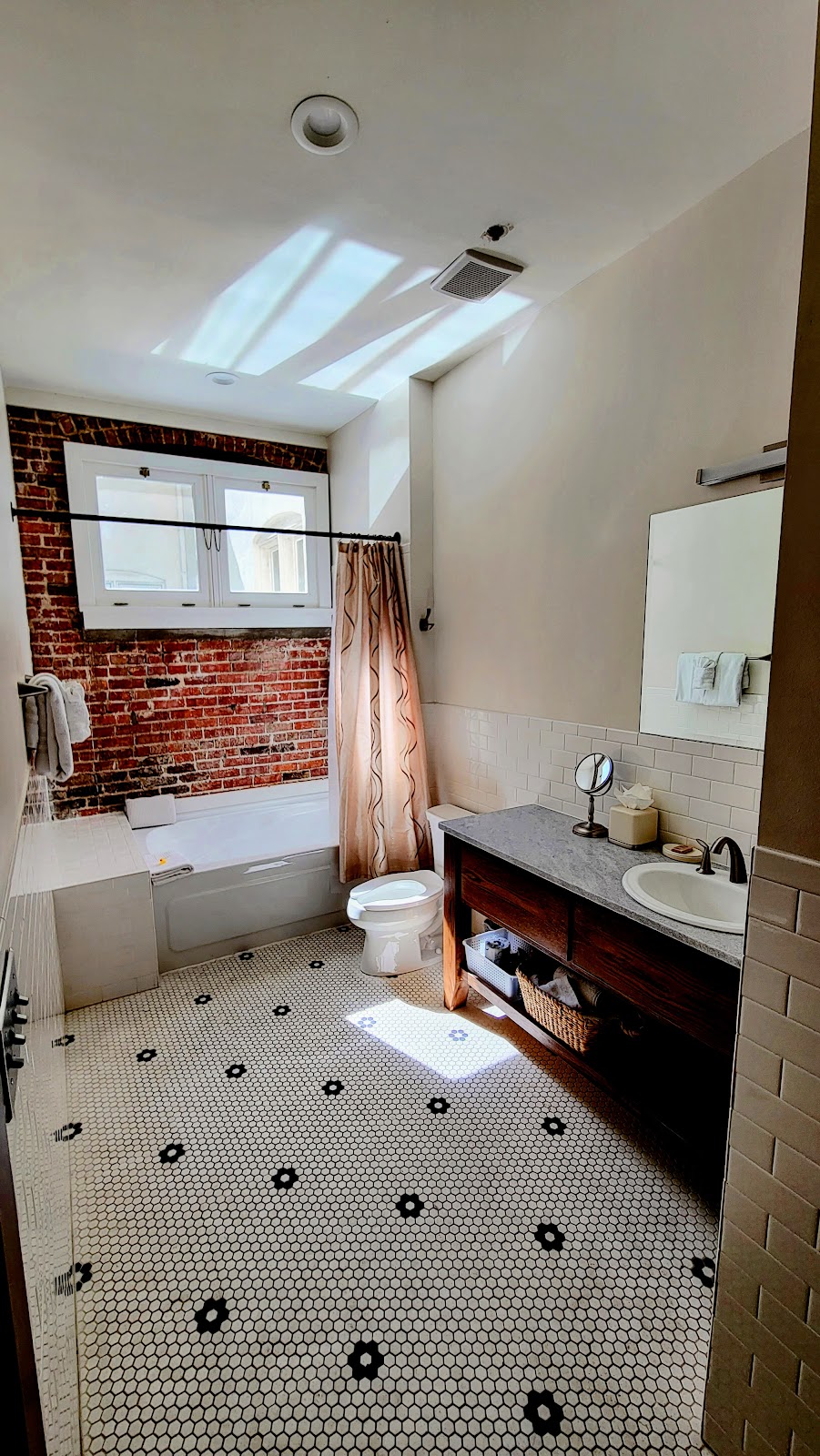 Hotel Hale | restaurant | 341 Central Ave, Hot Springs, AR 71901, USA | 5017609010 OR +1 501-760-9010