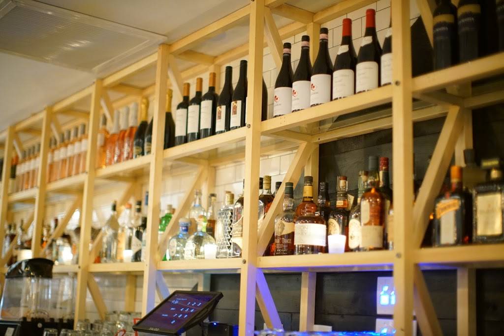 Seamores | restaurant | 66 Water St, Brooklyn, NY 11201, USA | 7186636550 OR +1 718-663-6550