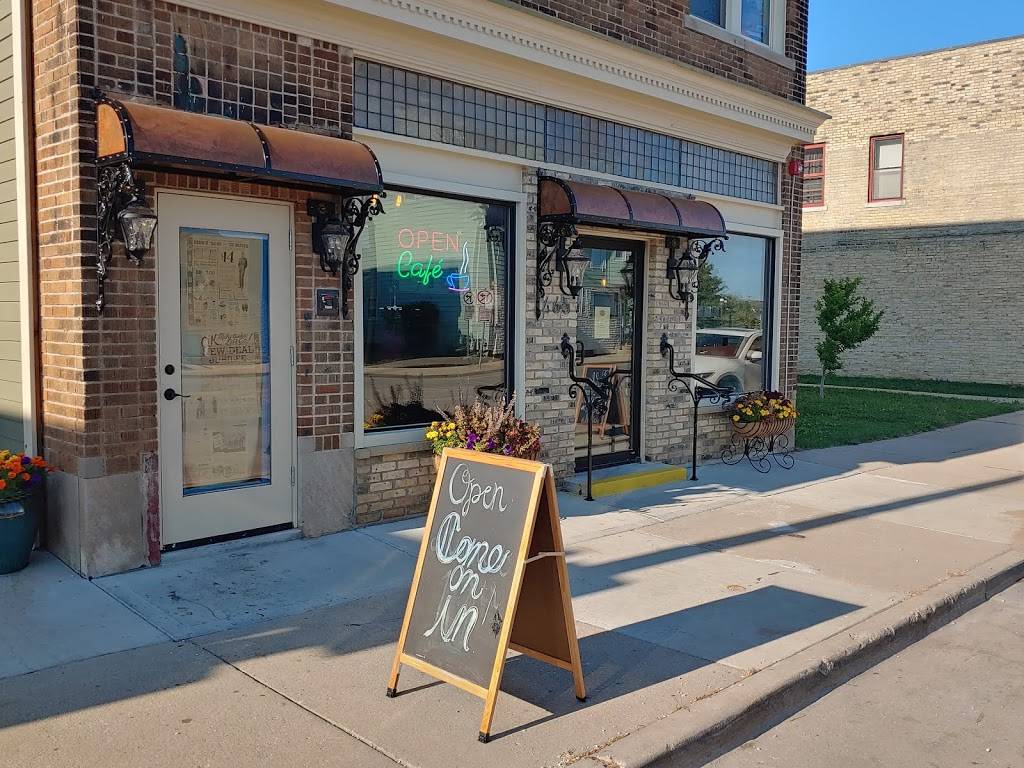 Charleston Cafe | restaurant | 3465 E Layton Ave, Cudahy, WI 53110, USA | 4147882911 OR +1 414-788-2911
