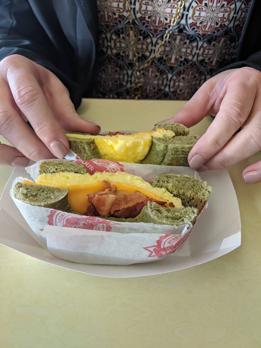 Big Apple Bagels | bakery | 4408 W Main St, Kalamazoo, MI 49006, USA | 2693819100 OR +1 269-381-9100