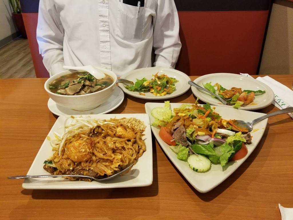 Thai Basil | restaurant | 2431 E Chapman Ave, Fullerton, CA 92831, USA | 7147380888 OR +1 714-738-0888