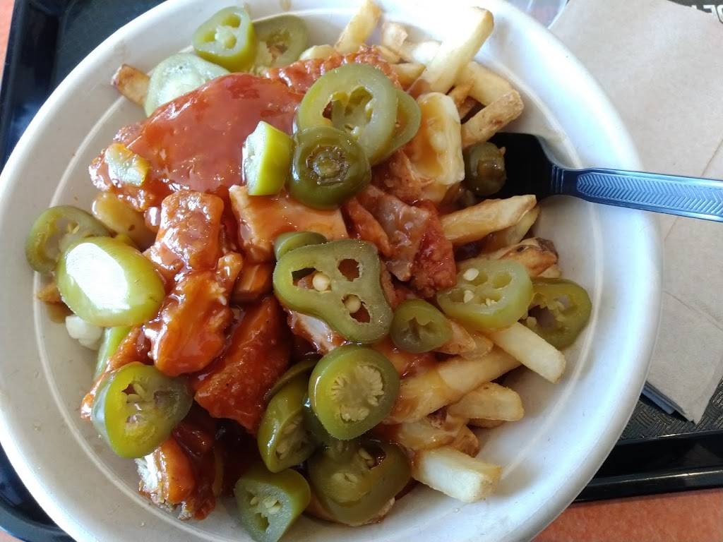 Harveys | restaurant | 6775 Chemin de la Côte-des-Neiges, Montréal, QC H3S 2B5, Canada | 5143427778 OR +1 514-342-7778