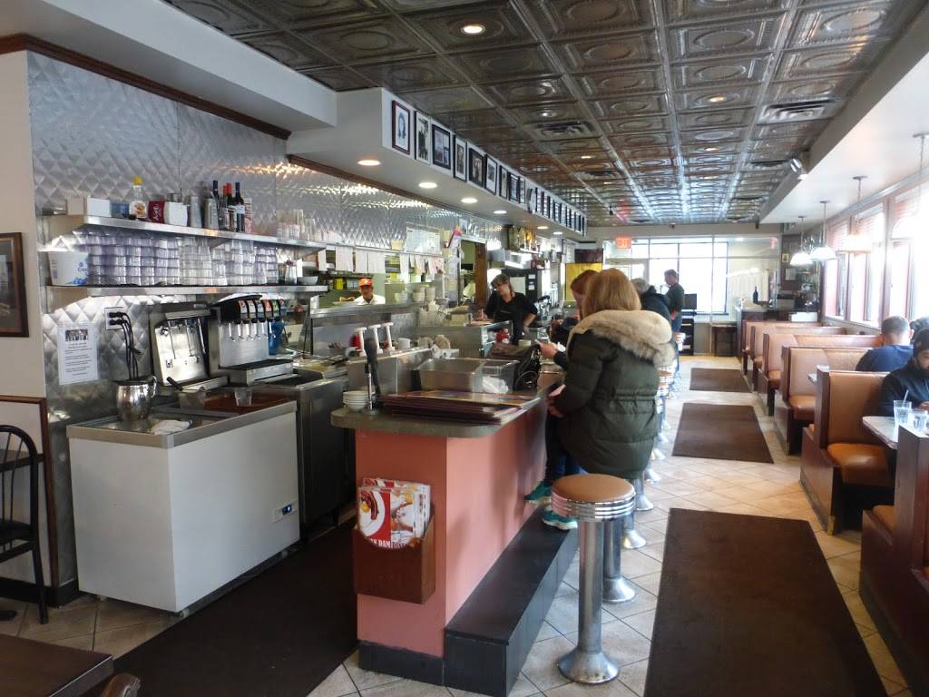 Van Dam Diner | restaurant | 4555 Van Dam St, Long Island City, NY 11101, USA | 7183928371 OR +1 718-392-8371