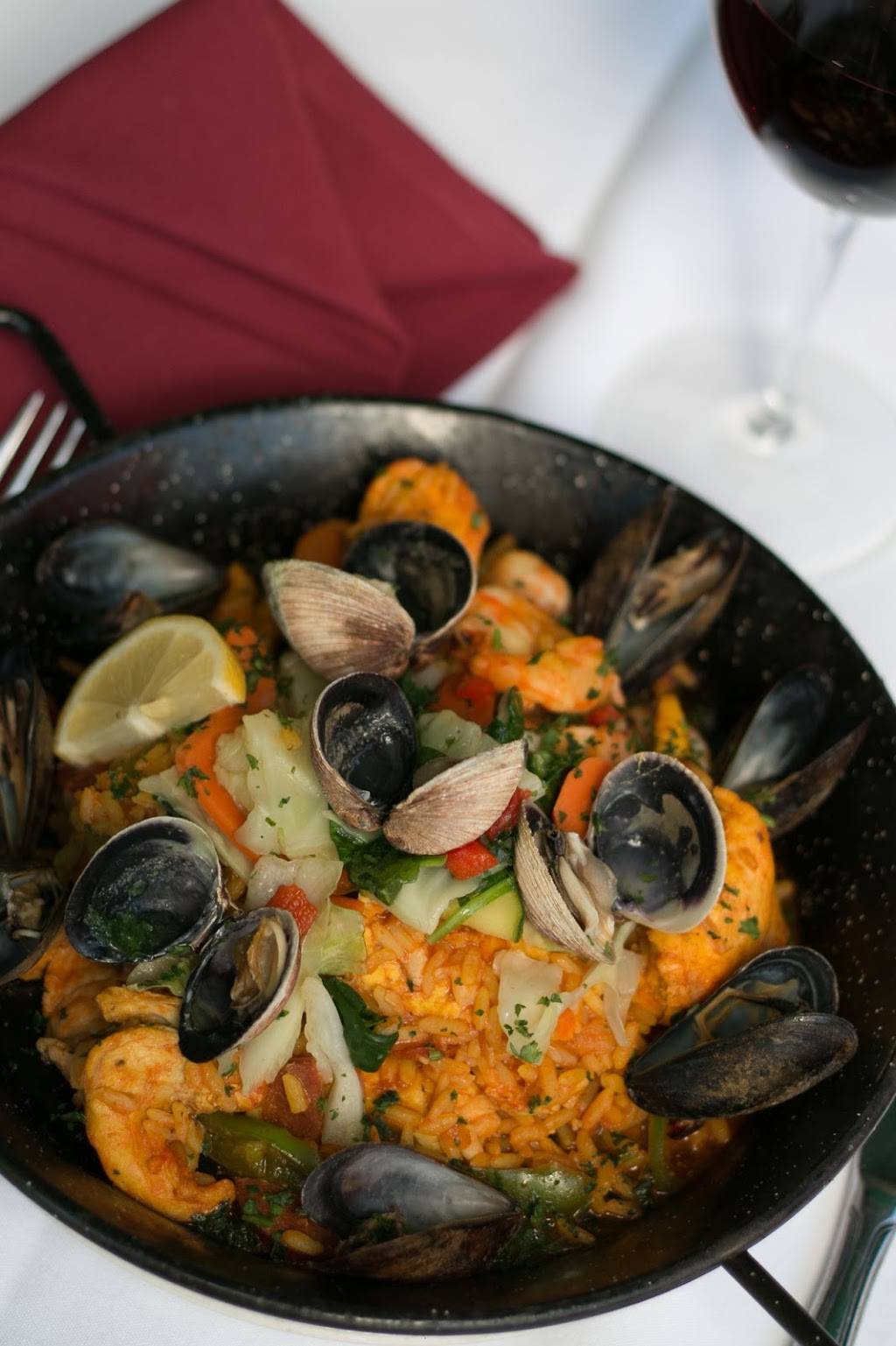 Le Chalet Basque Restaurant | restaurant | 405 N San Pedro Rd, San Rafael, CA 94903, USA | 4154791070 OR +1 415-479-1070