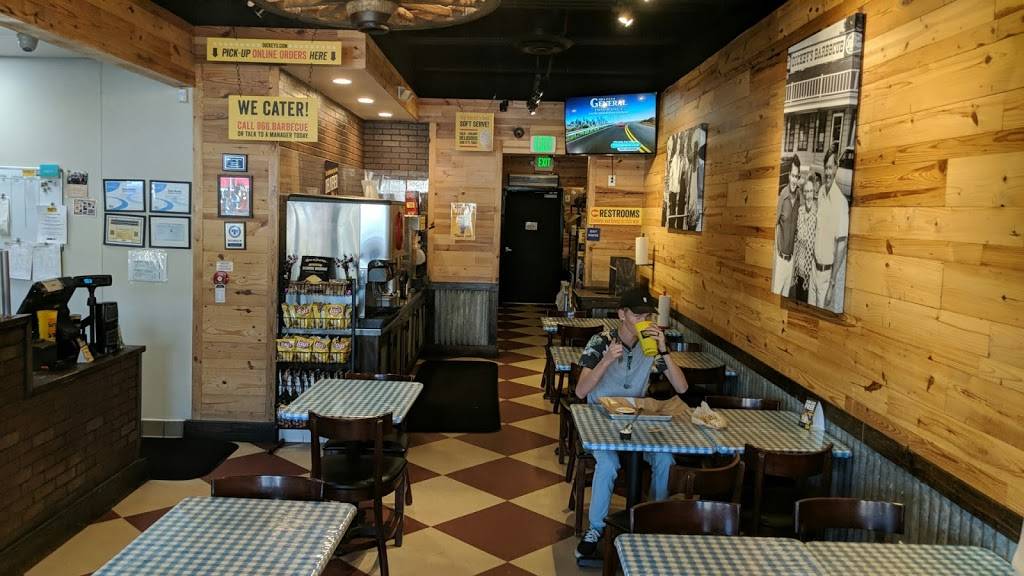 Dickeys Barbecue Pit | restaurant | 18742 Soledad Canyon Rd, Santa Clarita, CA 91351, USA | 6612510840 OR +1 661-251-0840