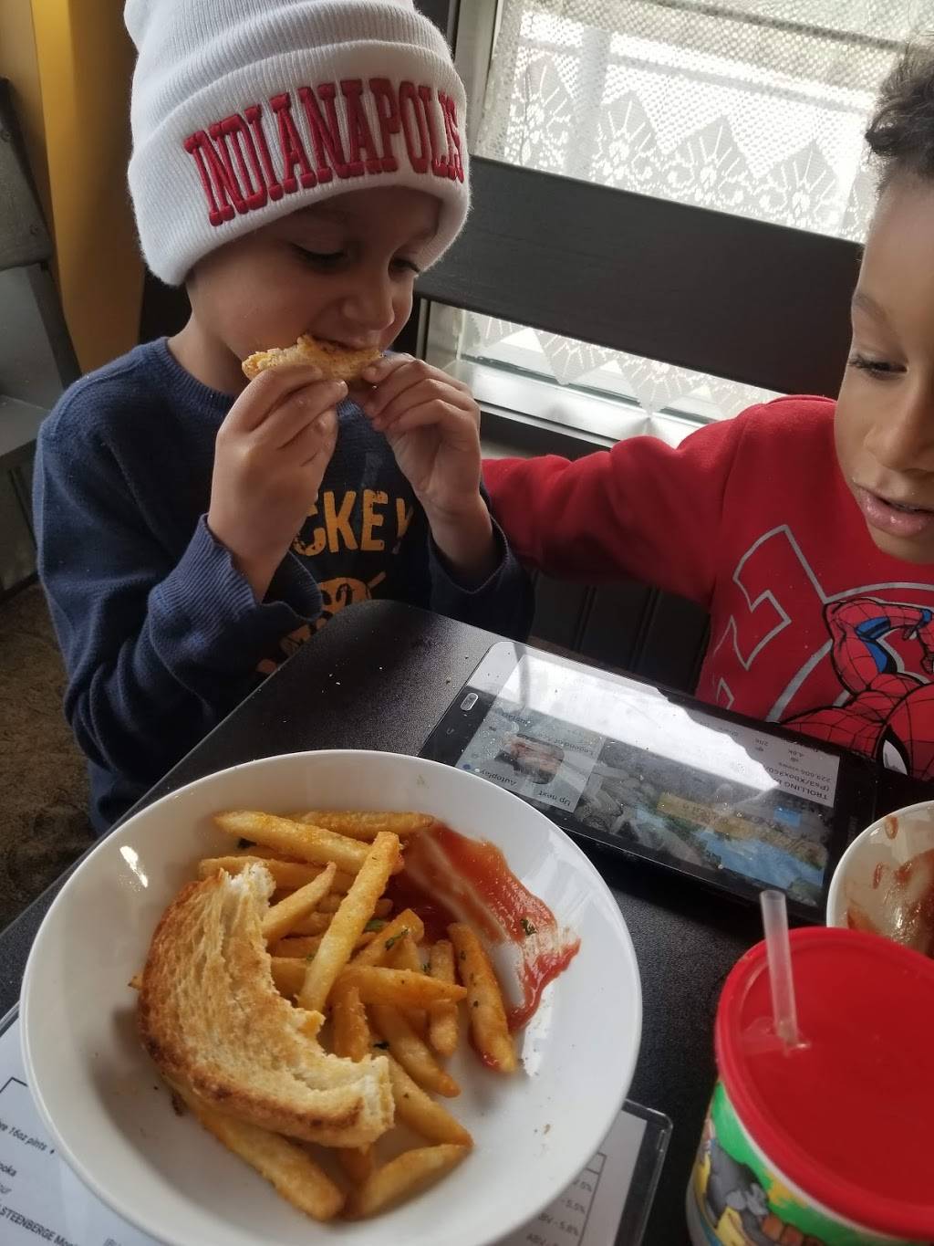 Mayfair Taproom | restaurant | 2032 E 10th St, Indianapolis, IN 46201, USA | 3174192393 OR +1 317-419-2393