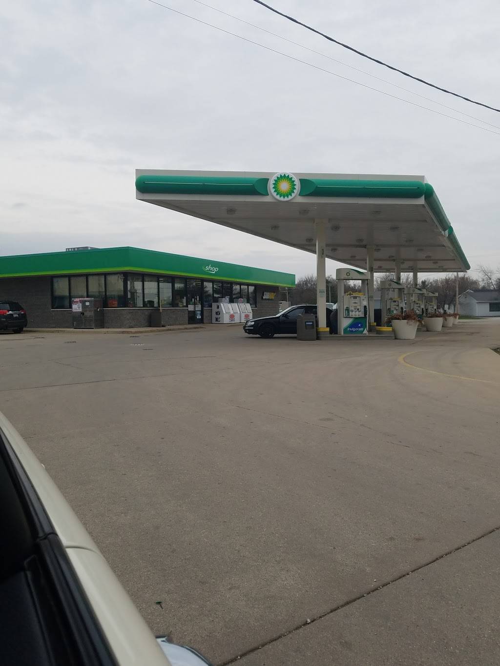 BP | restaurant | 907 Walter Payton Memorial Highway, US-34 E, Earlville, IL 60518, USA | 8152469809 OR +1 815-246-9809