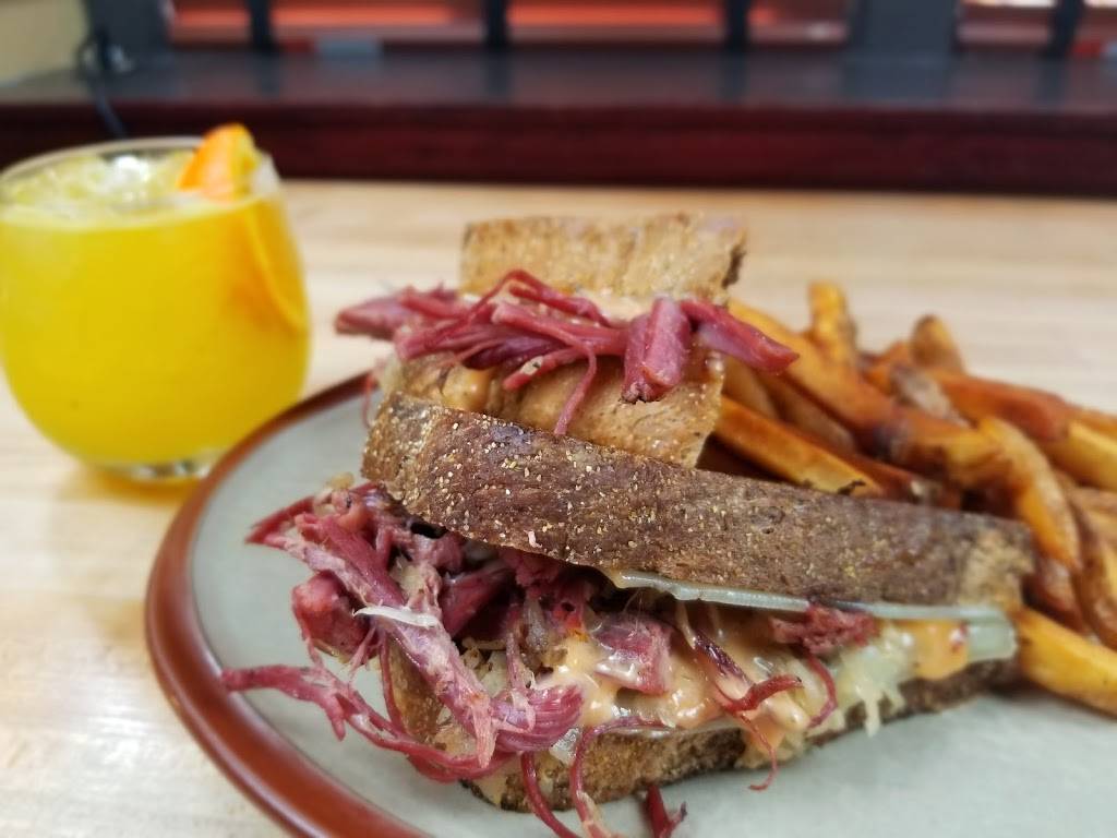 Sundance Grill & Bar | restaurant | 5755 28th St SE, Grand Rapids, MI 49546, USA | 6169565644 OR +1 616-956-5644