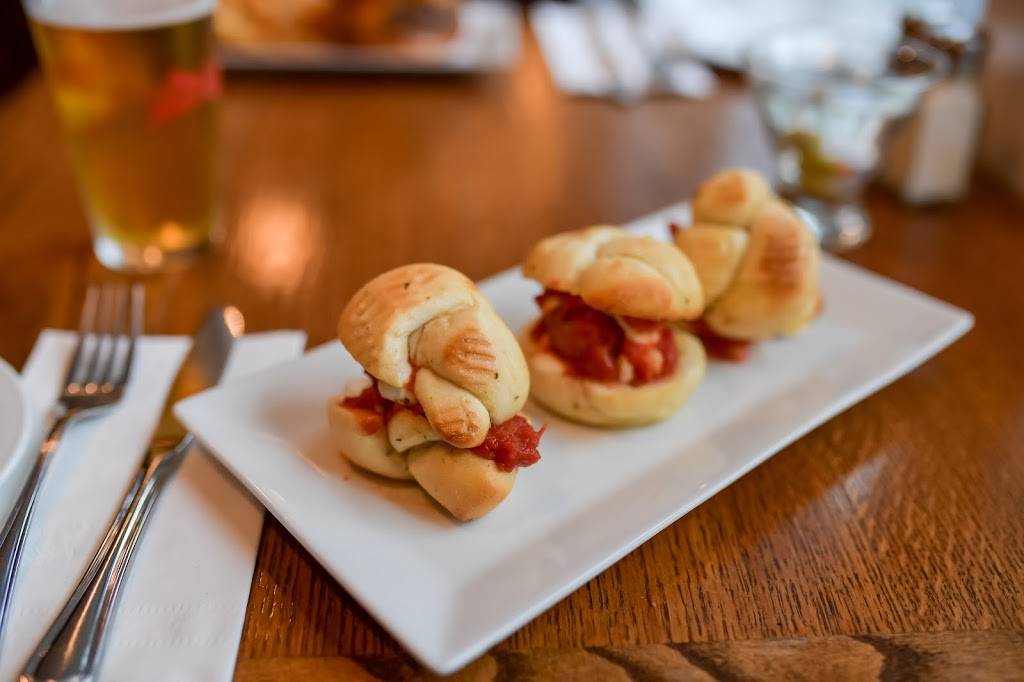 The Alibi Beach Bar | restaurant | 172 Lackawanna Dr, Stanhope, NJ 07874, USA | 9734260120 OR +1 973-426-0120