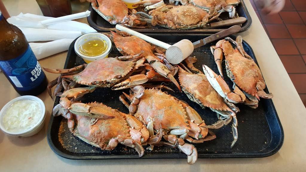 Captain Pats Seafood | restaurant | 21901 Three Notch Rd, Lexington Park, MD 20653, USA | 3018660000 OR +1 301-866-0000