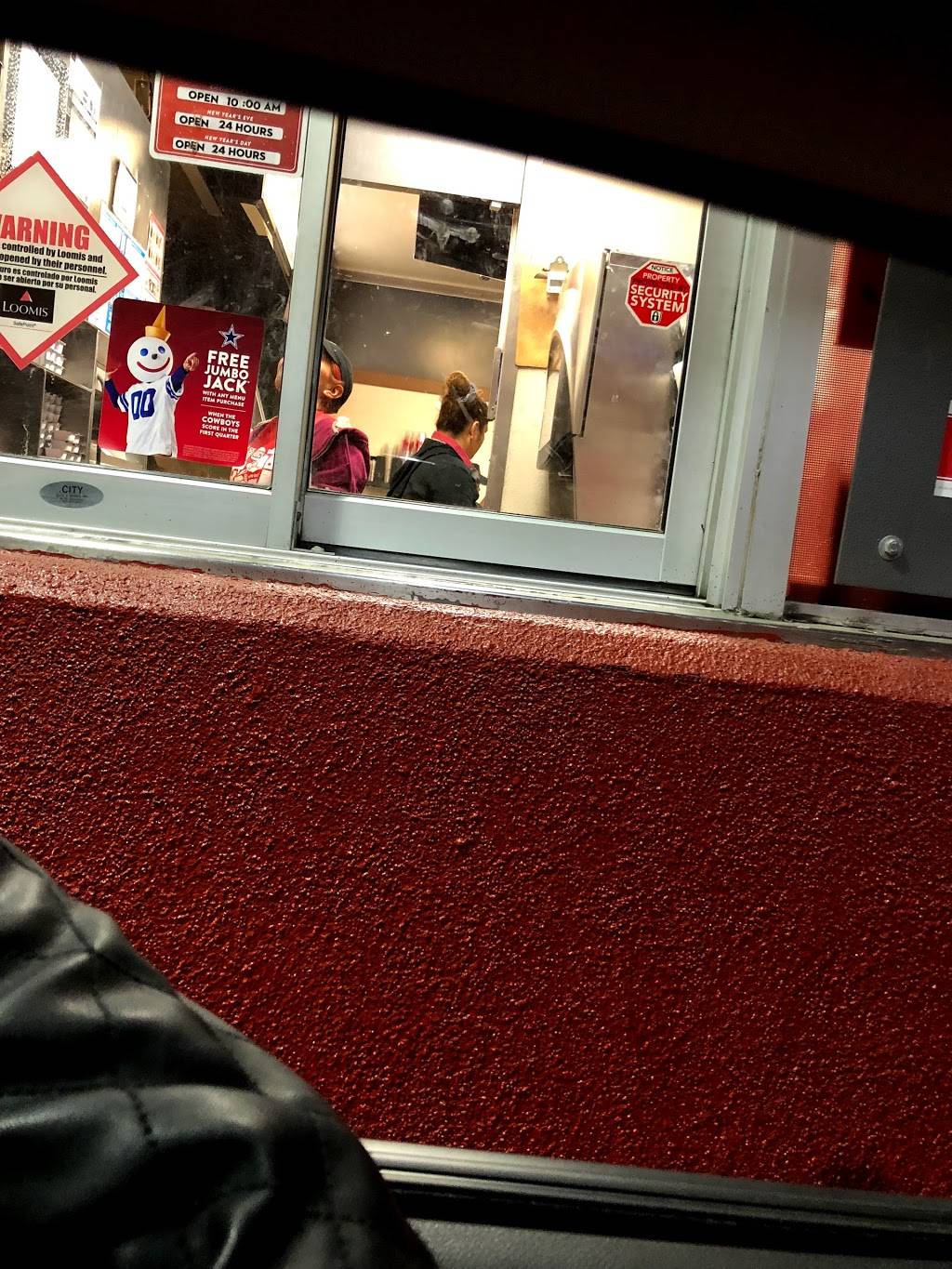 Jack in the Box | restaurant | 101 E Main St, Grand Prairie, TX 75050, USA | 9722622396 OR +1 972-262-2396