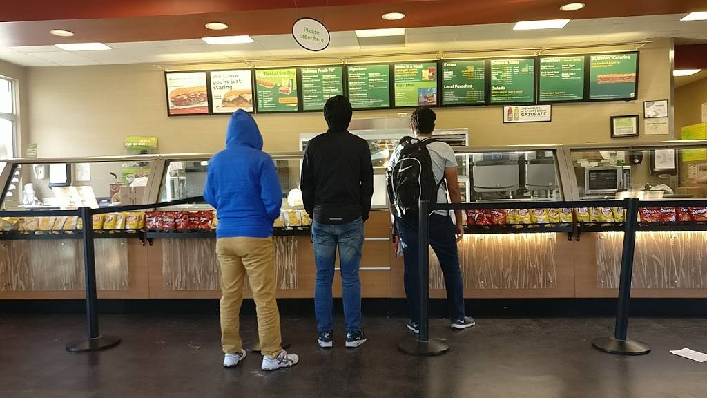 Subway | restaurant | 601 University Dr Ste 103, College Station, TX 77840, USA | 9798462165 OR +1 979-846-2165