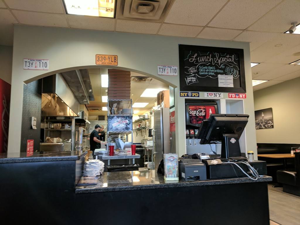 Garlic Knot | restaurant | 13041 W Alameda Pkwy, Lakewood, CO 80228, USA | 3039865668 OR +1 303-986-5668