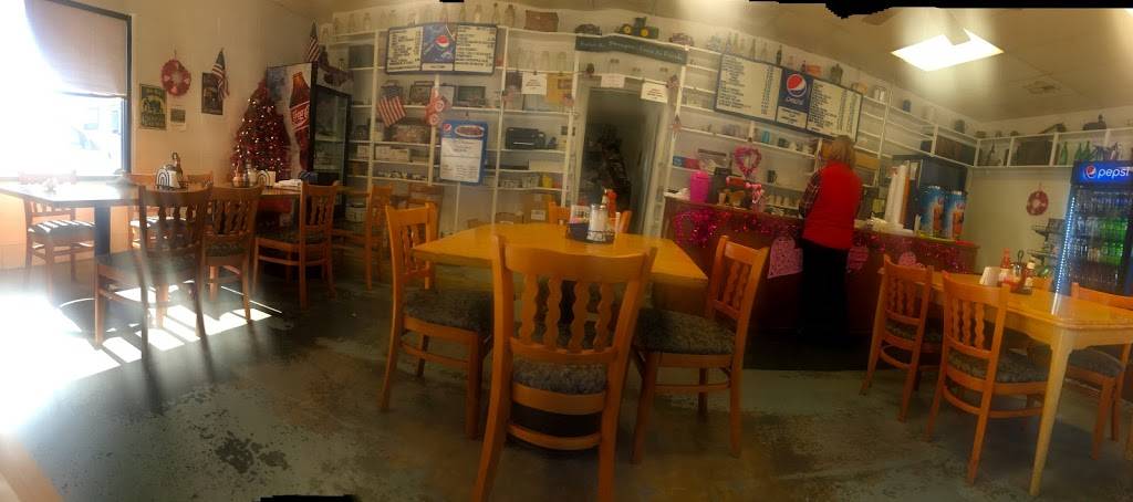 M & H | restaurant | 12296 Union St, Milton, DE 19968, USA | 3026844570 OR +1 302-684-4570