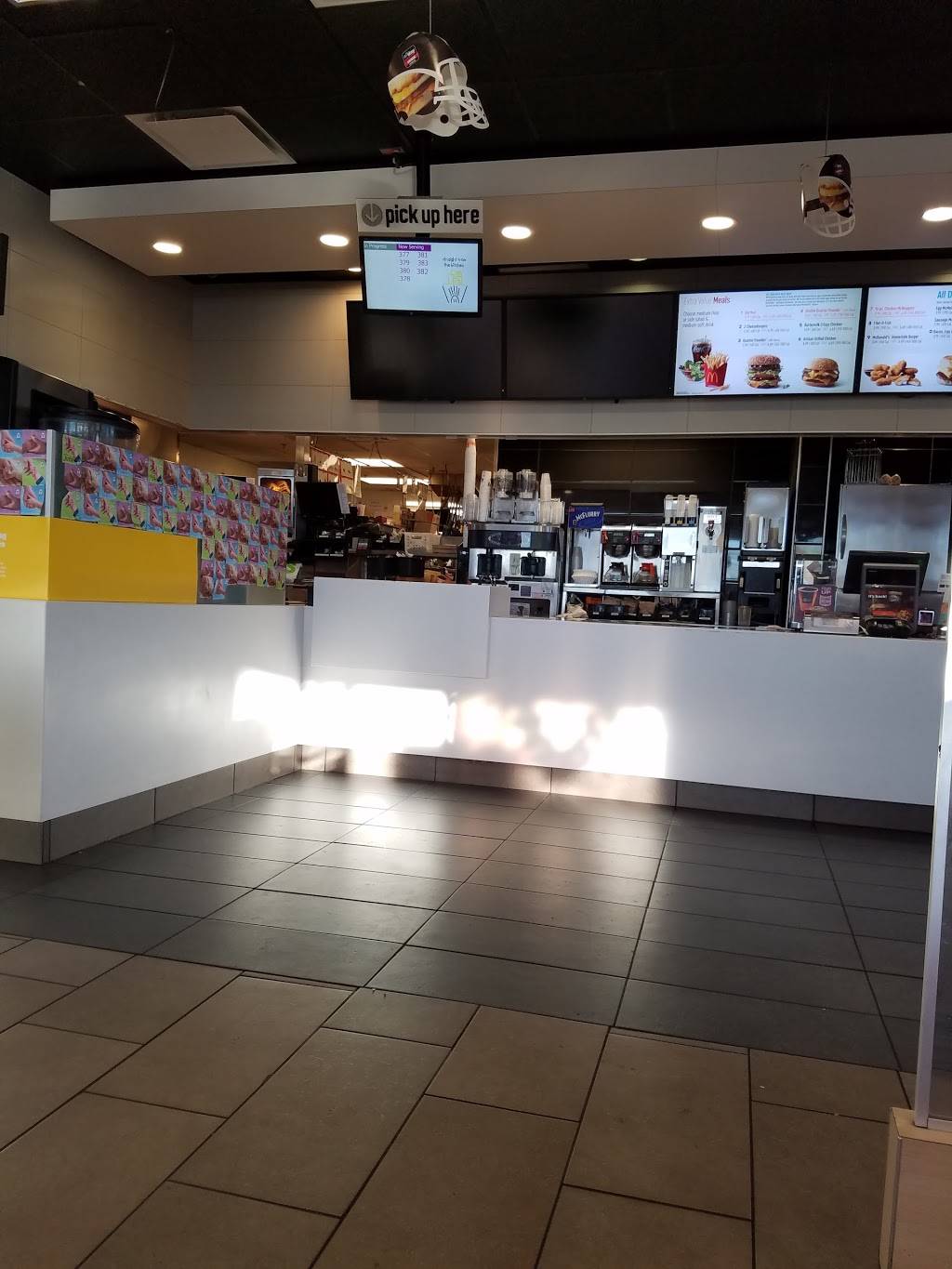 McDonalds | cafe | 1598 George Dieter Dr, El Paso, TX 79936, USA | 9158550834 OR +1 915-855-0834