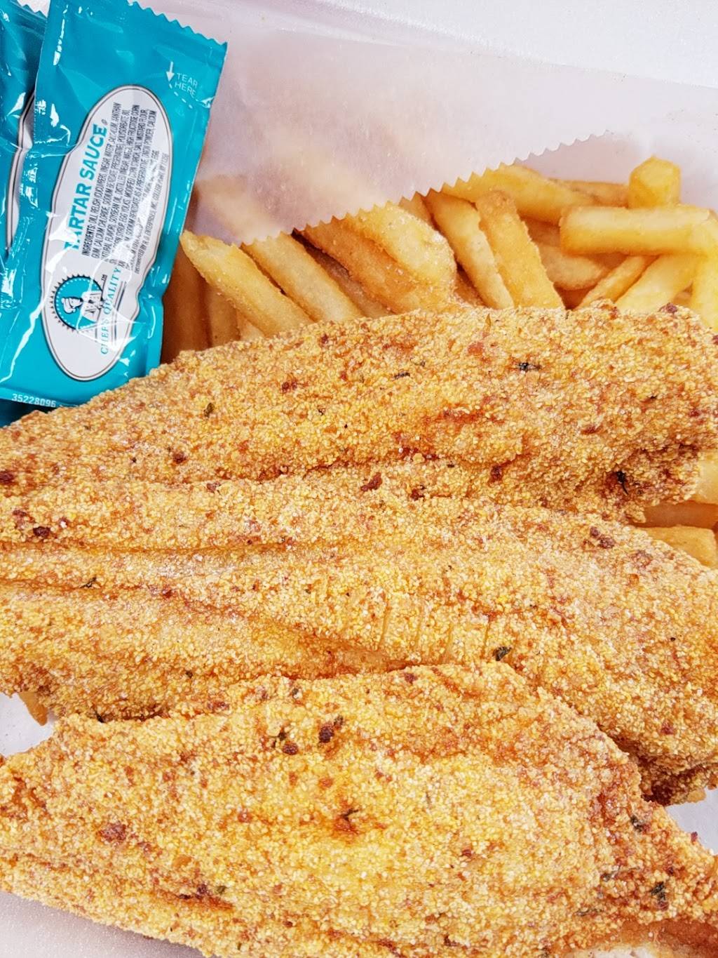 J J Fish & Chicken | restaurant | 20225 Eight Mile Rd, Detroit, MI 48219, USA | 3135339950 OR +1 313-533-9950