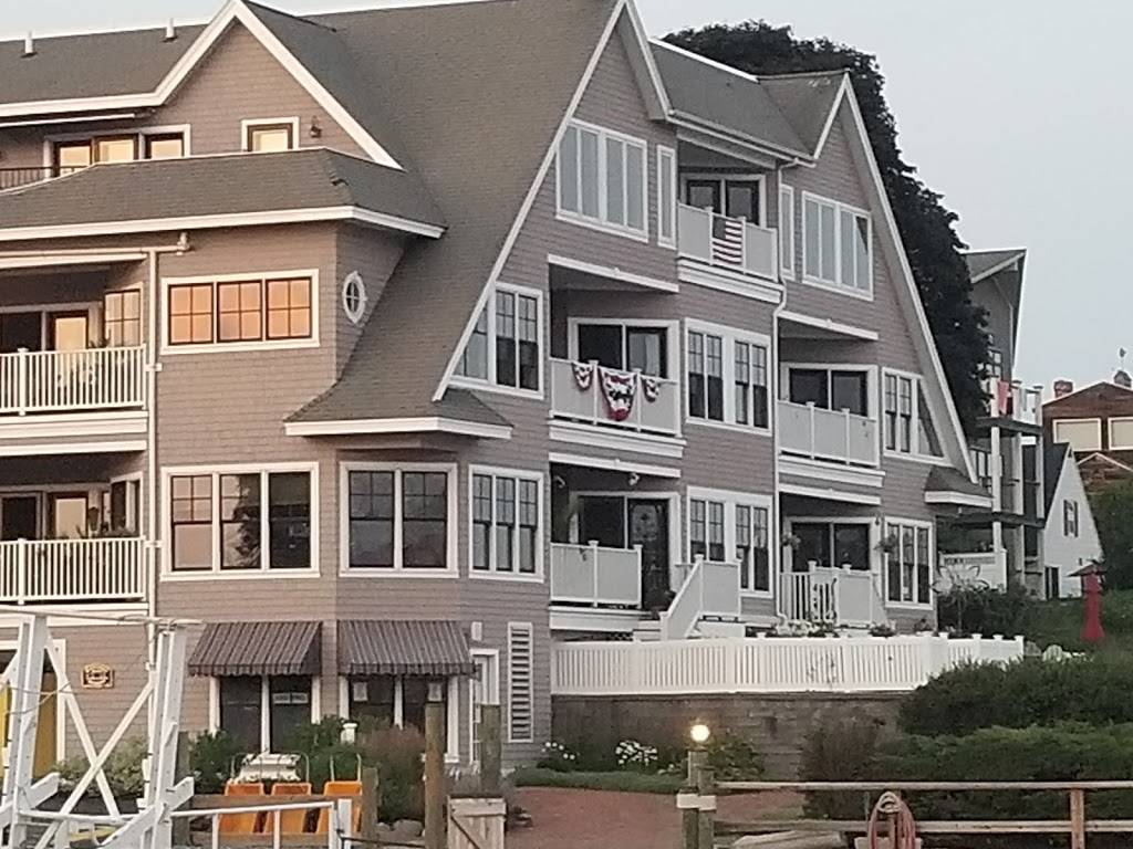 The Pointe on Badgers Island | restaurant | 31 Badgers Island W, Kittery, ME 03904, USA | 2077032987 OR +1 207-703-2987