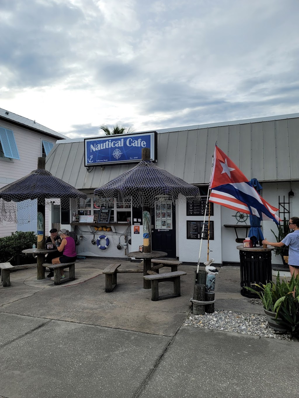 Nautical Cafe | restaurant | 205 Ocean Ave, Melbourne Beach, FL 32951, USA | 3213726498 OR +1 321-372-6498