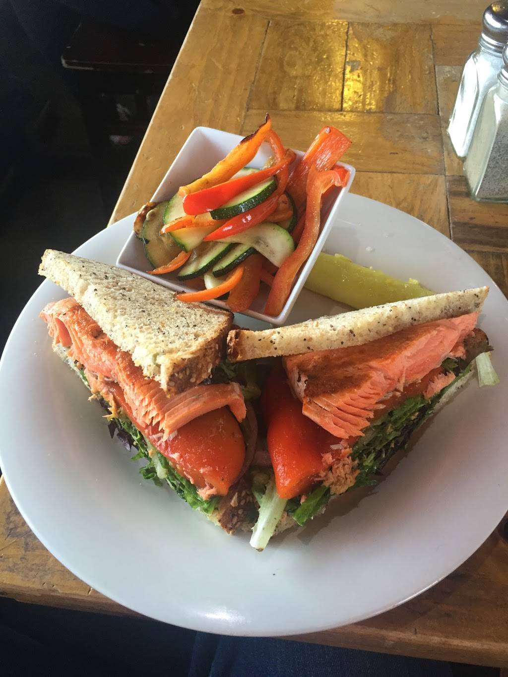 Lucis Healthy Marketplace | cafe | 1590 E Bethany Home Rd, Phoenix, AZ 85014, USA | 6027731339 OR +1 602-773-1339