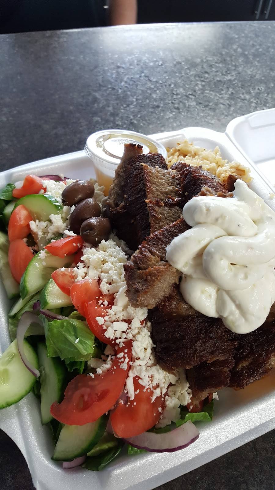 Georges Greek Grill | restaurant | 622 Bloor St, Mississauga, ON L5A 3V9, Canada | 9052328555 OR +1 905-232-8555