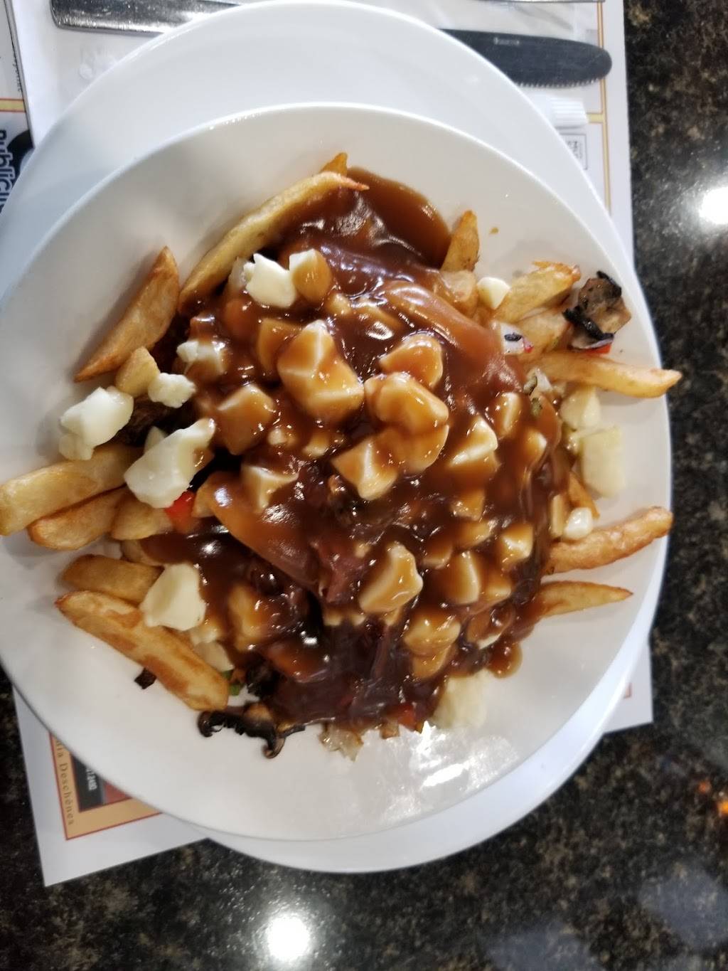 Patio-Vidal | restaurant | 411 Boulevard Saint-René E, Gatineau, QC J8P 8B1, Canada | 8196631717 OR +1 819-663-1717