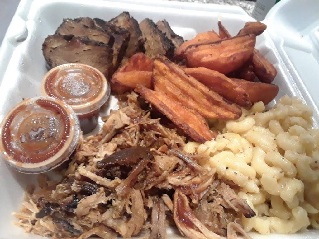 Larry Js BBQ Cafe | restaurant | 600 D St, Boston, MA 02210, USA | 6173489800 OR +1 617-348-9800