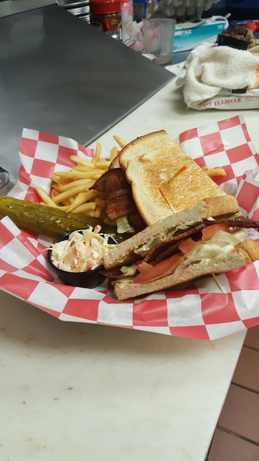 Innjoy | restaurant | 2051 W Division St, Chicago, IL 60622, USA | 7733942066 OR +1 773-394-2066