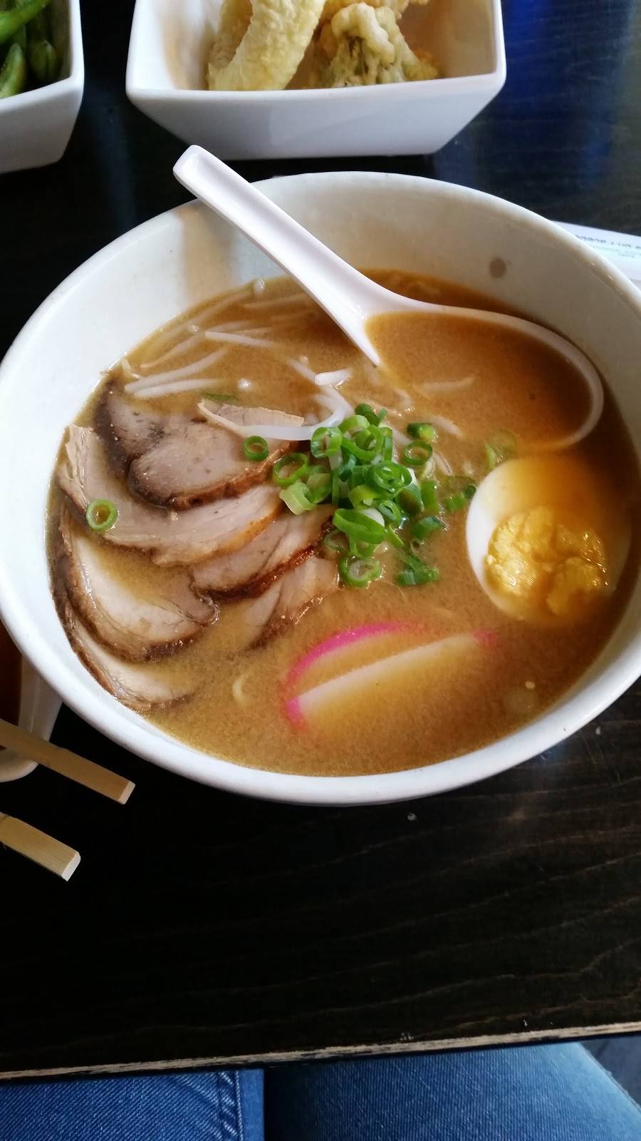 Hikari Sushi & Sake Bar | restaurant | 644 H St NE, Washington, DC 20002, USA | 2025460523 OR +1 202-546-0523