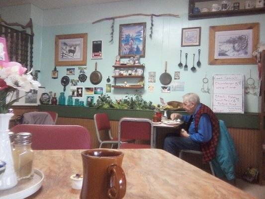 Kozy Korner | restaurant | 427 Grand Ave, Merrill, WI 54452, USA | 7159210761 OR +1 715-921-0761