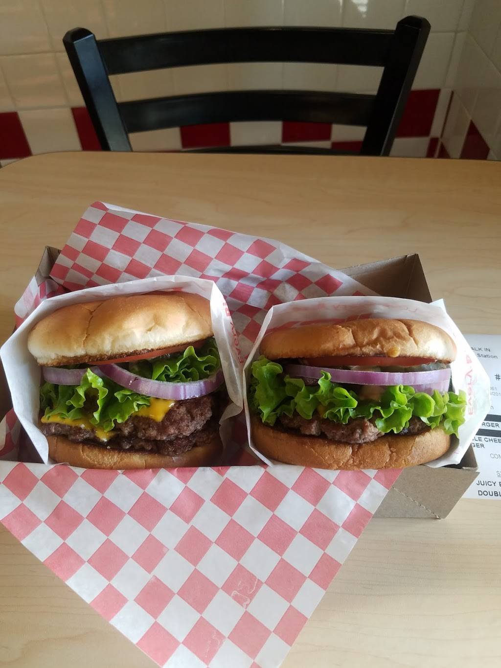 Juicy Burger | restaurant | 1201 24th St Suite D130v, Bakersfield, CA 93301, USA | 6613252222 OR +1 661-325-2222