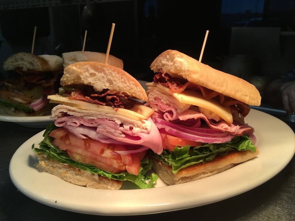 Rusty Bull | restaurant | 13685 John Glenn Rd, Apple Valley, CA 92308, USA | 7609617979 OR +1 760-961-7979