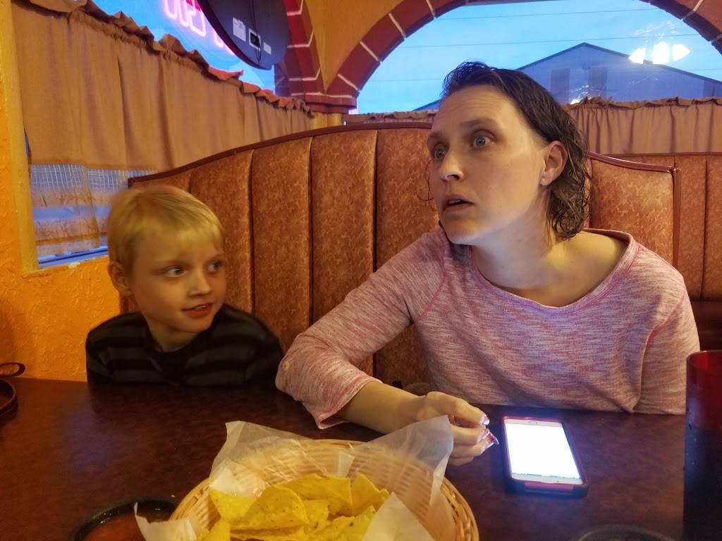 El Toro Family Mexican Restaurant | restaurant | 3100 MO-13, Higginsville, MO 64037, USA | 6605845353 OR +1 660-584-5353