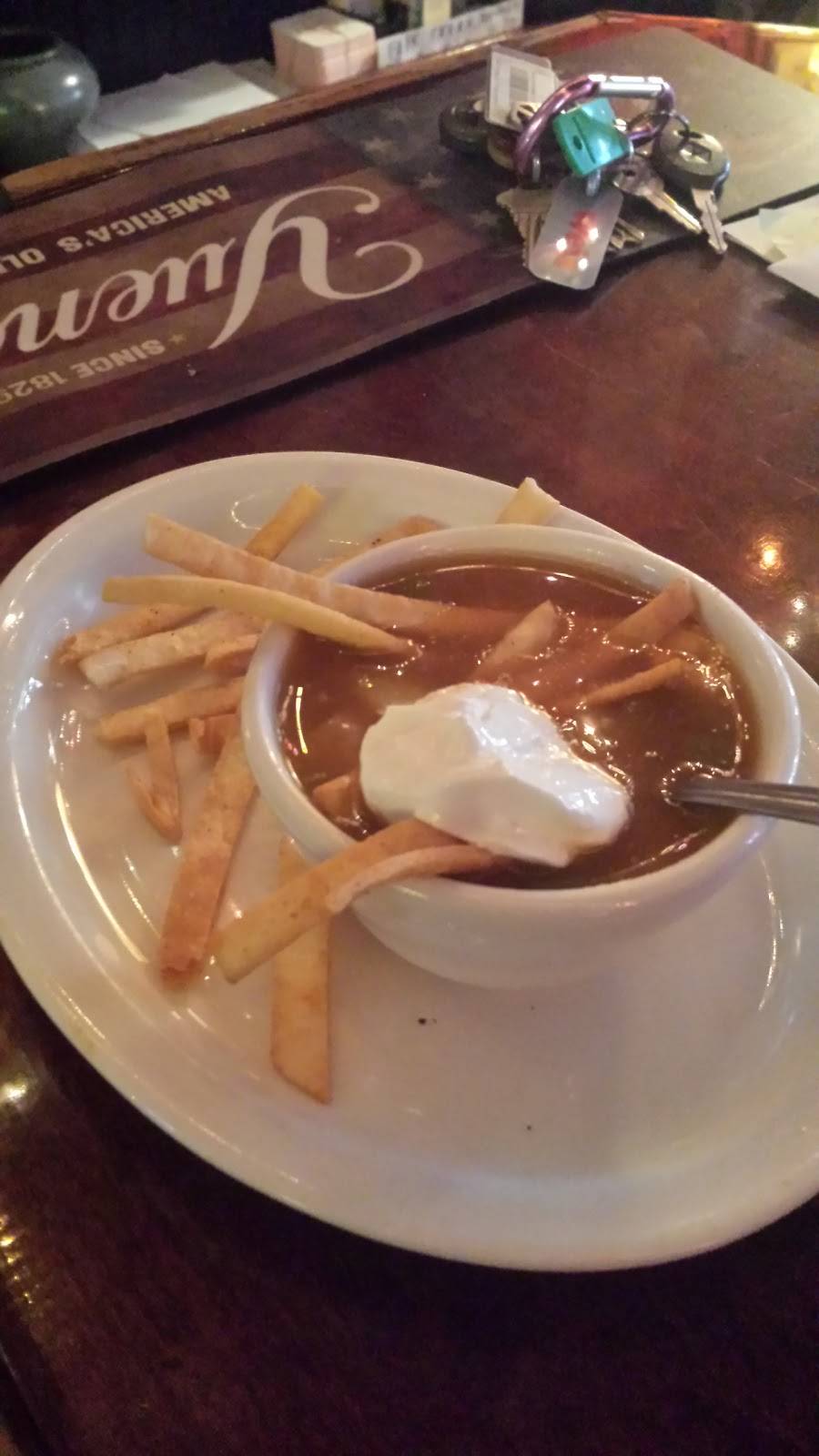 The Station House | restaurant | 101 Willing St, Llewellyn, PA 17944, USA | 5705444456 OR +1 570-544-4456