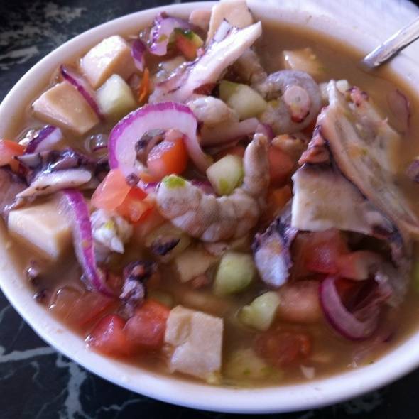 Lonchera (Los Corrales) | restaurant | 1501-1699 W Walnut St, Santa Ana, CA 92703, USA | 7147134392 OR +1 714-713-4392