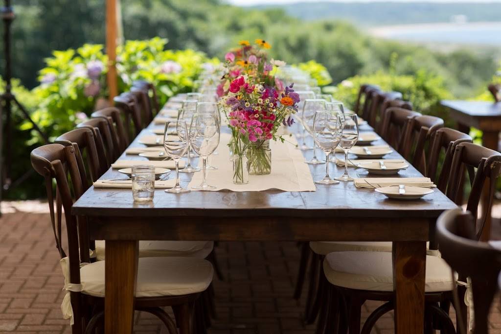 Menemsha Inn & Cottages | restaurant | 12 Menemsha Inn Rd, Chilmark, MA 02535, USA | 5086452521 OR +1 508-645-2521