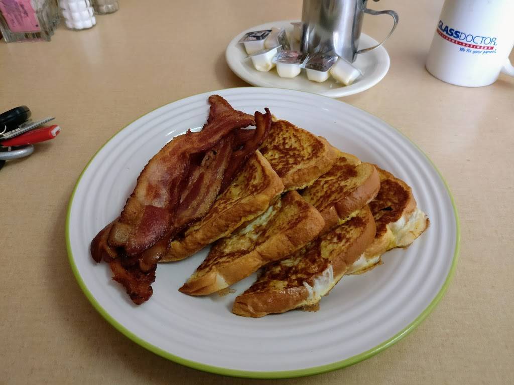 Ks Diner | restaurant | 8882 Avoca Rd, Avoca, MI 48006, USA | 8103242903 OR +1 810-324-2903