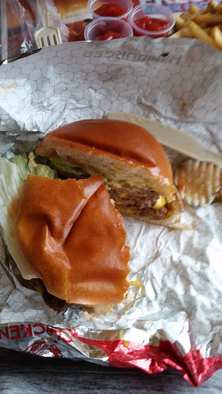 Wendys | restaurant | 901 W North Ave, Melrose Park, IL 60160, USA | 7083450113 OR +1 708-345-0113