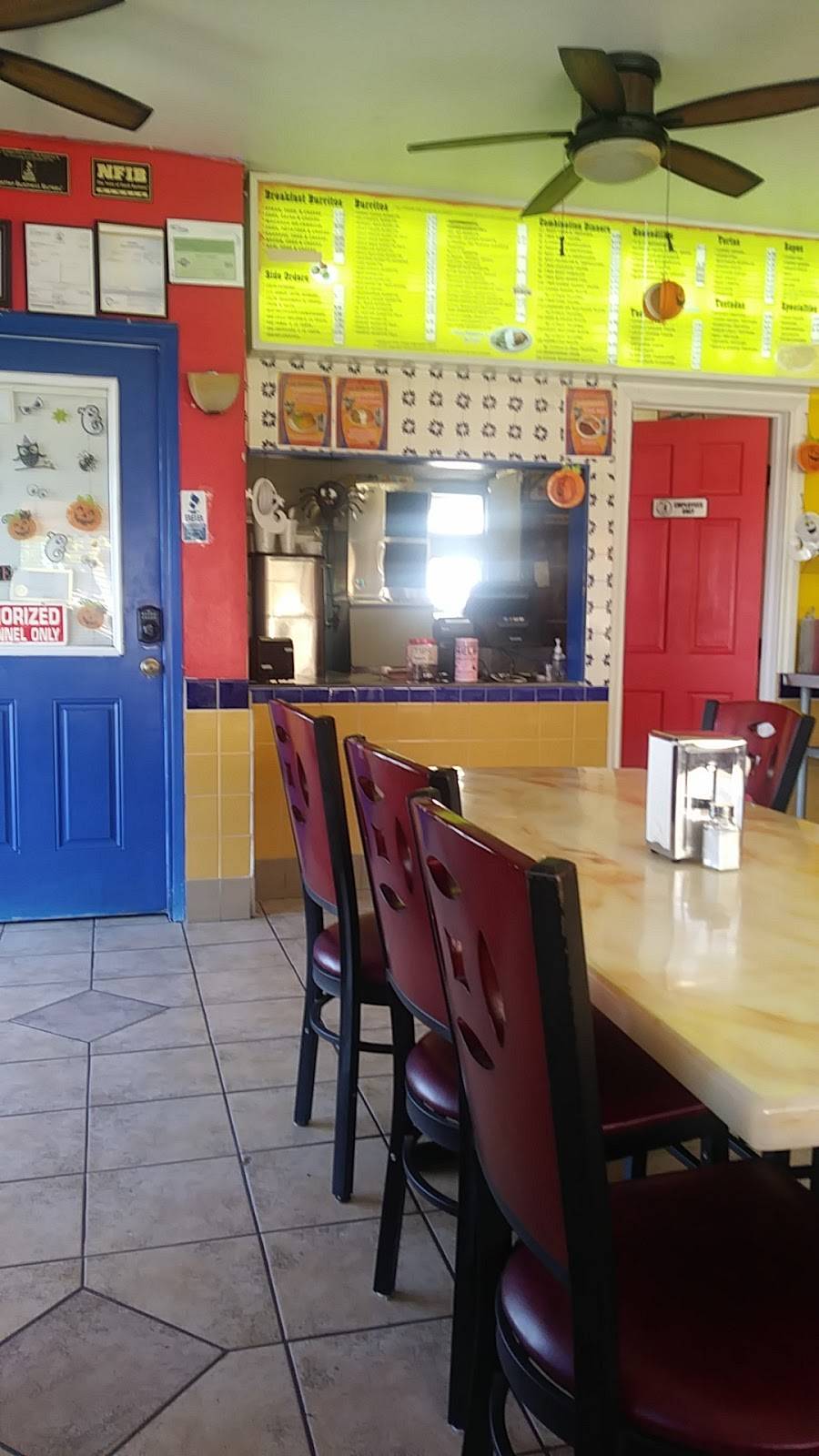 Dos Robertos Mexican Food | restaurant | 14415 7th St, Victorville, CA 92395, USA | 7602413426 OR +1 760-241-3426