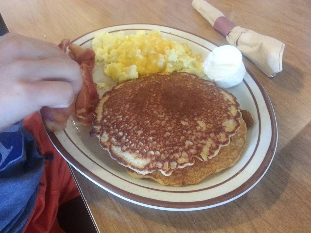 Circle C Cafe | cafe | 1305 Baptiste Dr, Paola, KS 66071, USA | 9132945300 OR +1 913-294-5300