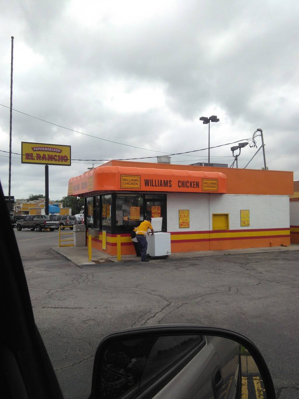 Williams Fried Chicken | restaurant | 1570 S 1st St, Garland, TX 75040, USA | 9722767705 OR +1 972-276-7705