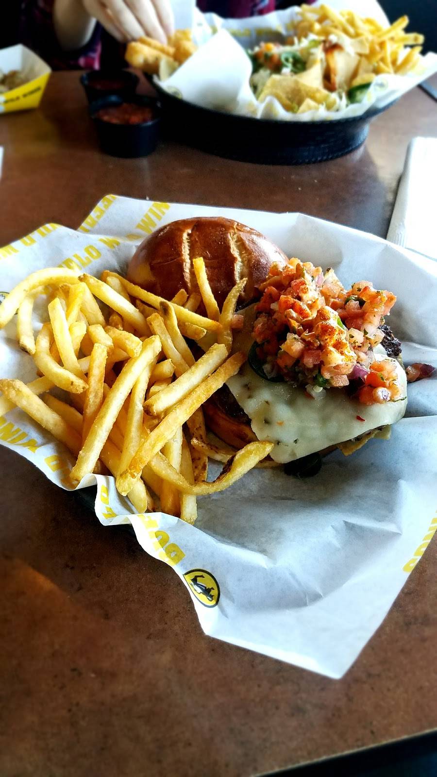 Buffalo Wild Wings | restaurant | 10240 Baltimore Ave, College Park, MD 20740, USA | 3014860333 OR +1 301-486-0333