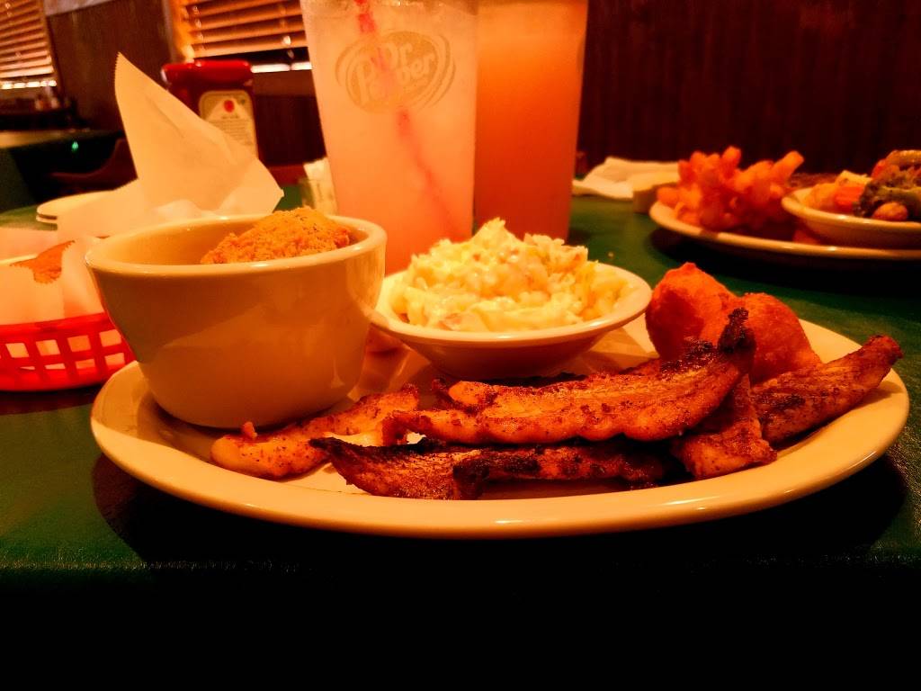 Hubs Restaurant | restaurant | 1802 S, 7th St, Hickman, KY 42050, USA | 2702369858 OR +1 270-236-9858