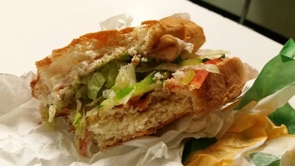 Subway | restaurant | 2430 Bloor St W, Toronto, ON M6S 1P9, Canada | 4167697827 OR +1 416-769-7827