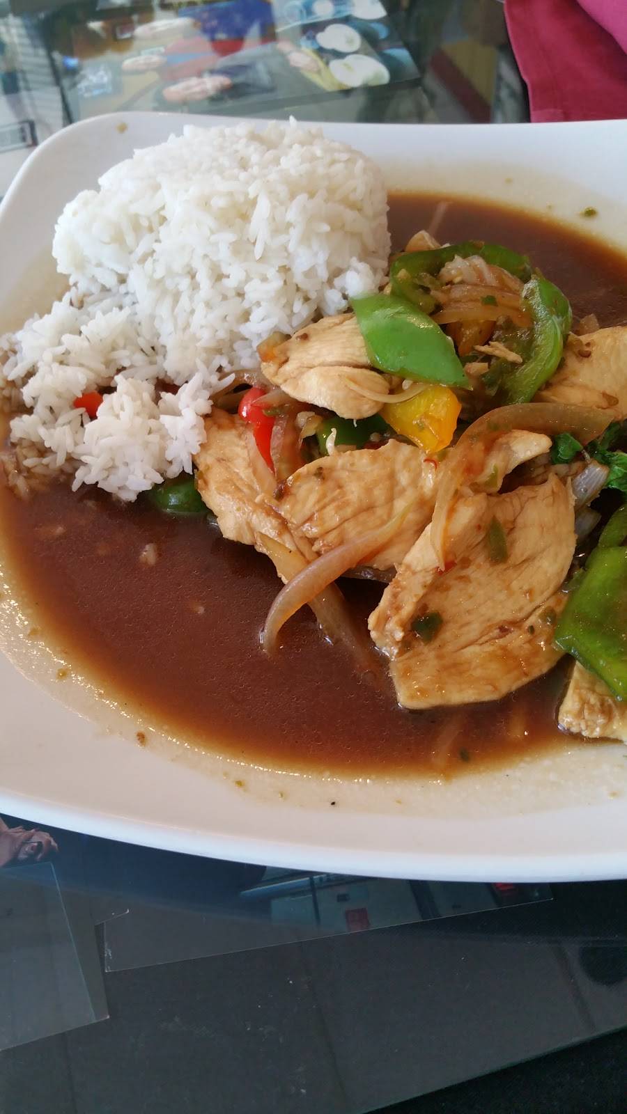 Penns Thai Kitchen | restaurant | 1800 W 14 Mile Rd, Royal Oak, MI 48073, USA | 2484358378 OR +1 248-435-8378