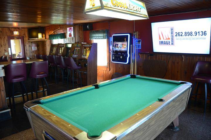 Oles Southside Tavern | night club | 2435 S Hastings Way, Eau Claire, WI 54701, USA | 7158329321 OR +1 715-832-9321